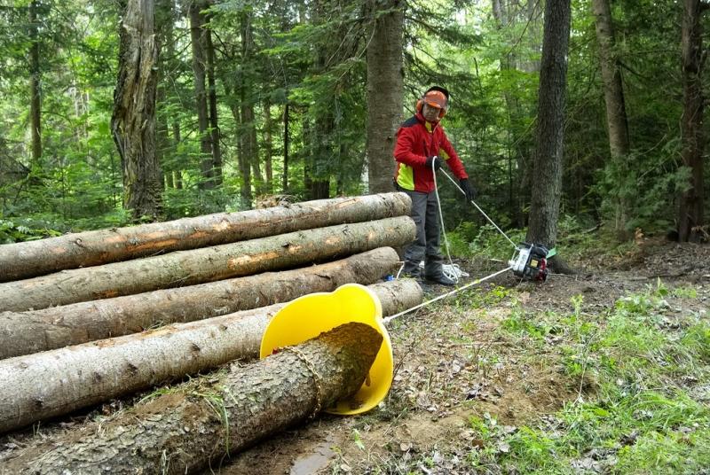 Vinsj < 700 kg trekkraft bensin